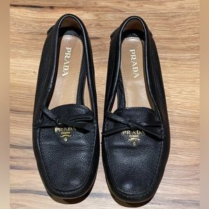 NWOT Prada Women’s Leather Loafers with bow detail - Size 38.5